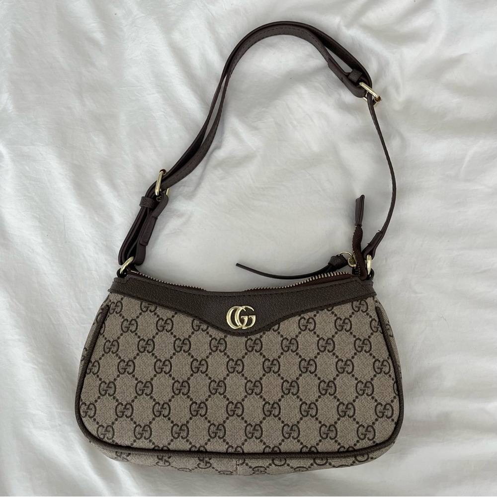 gucci leather shoulder bag versatile